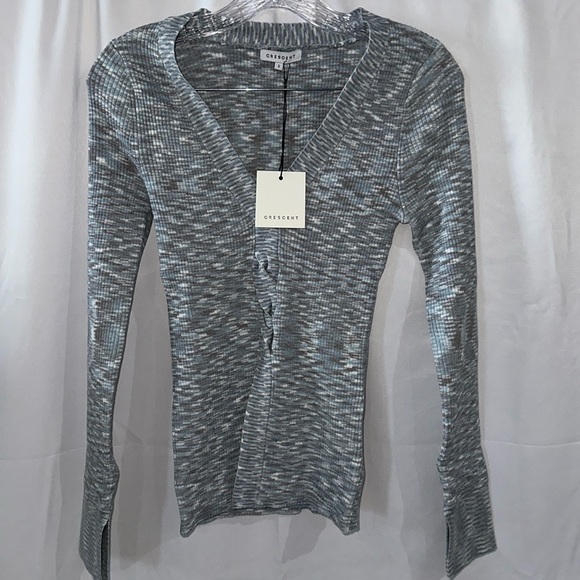 Crescent Jemmie Twist Front Sweater Top - Picture 10 of 11